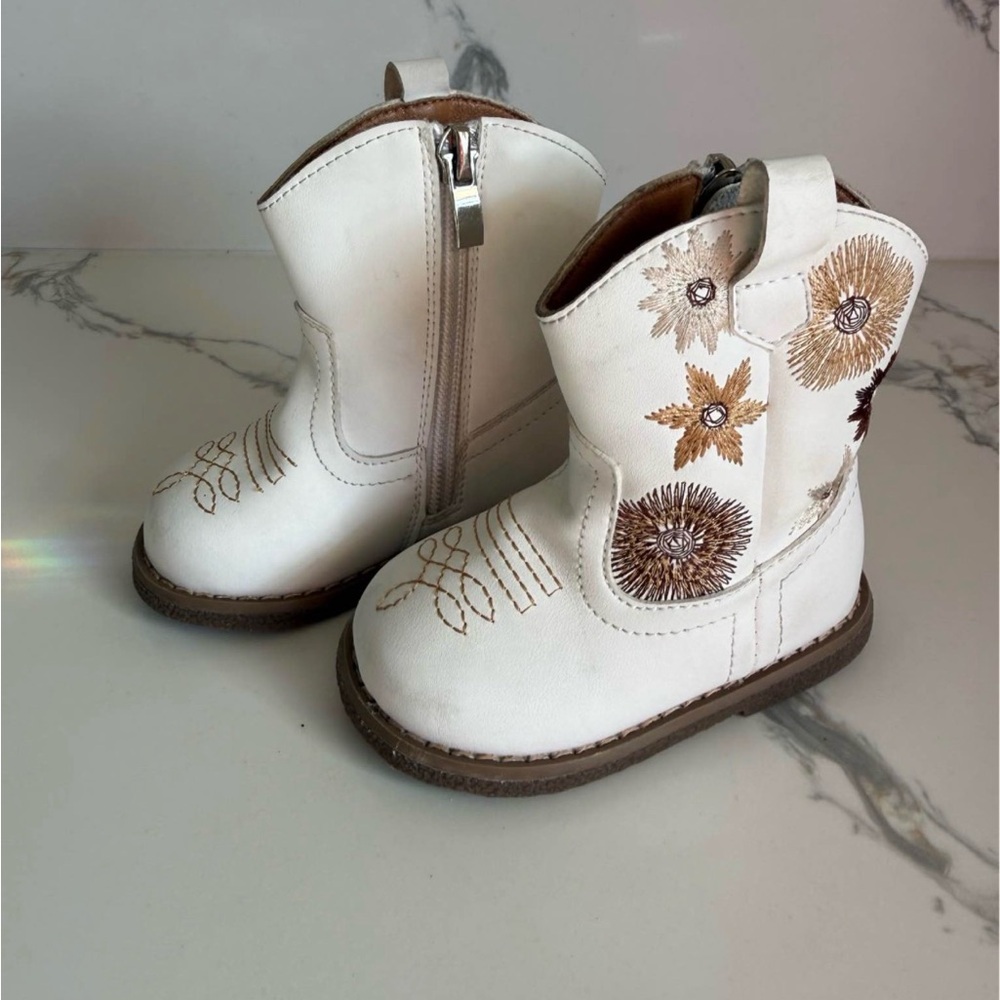 Toddler White Floral Embroidered Western Boots